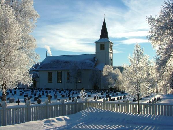 Folldal kirke vinter